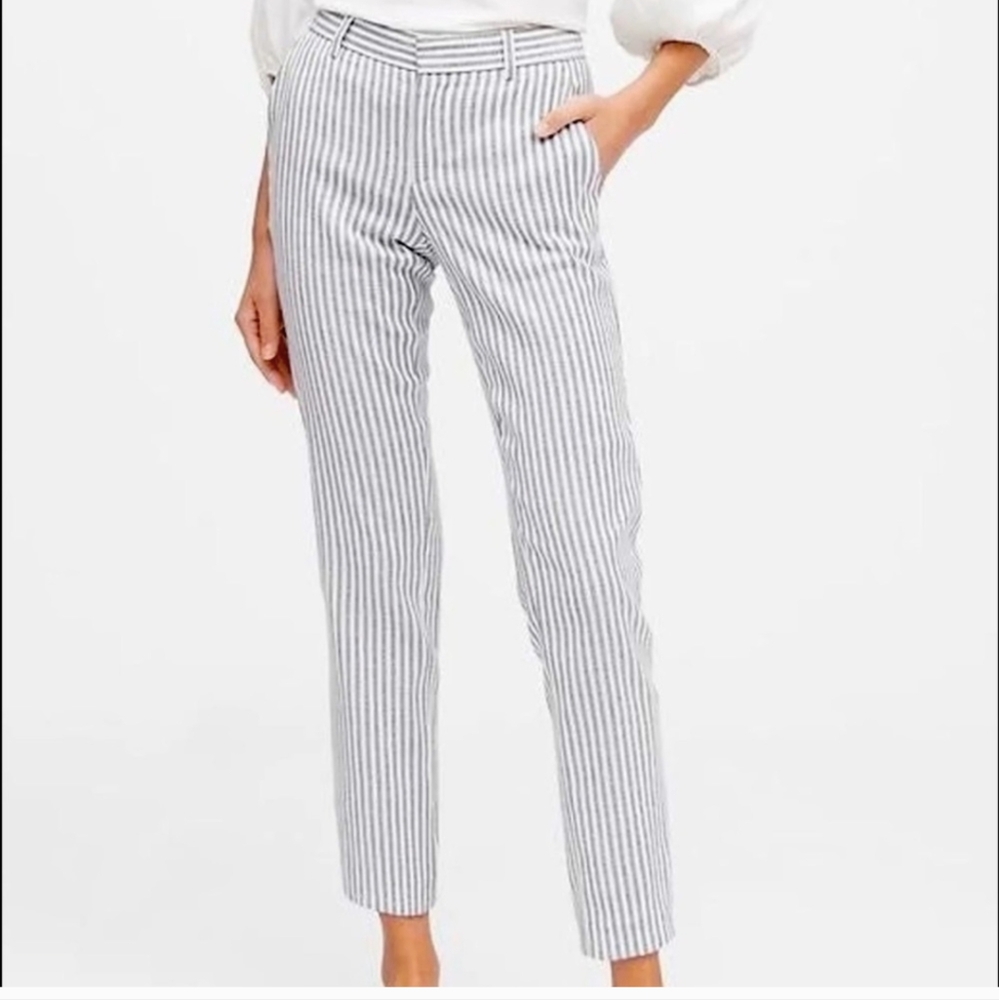 Banana Republic Gray and White Ankle Cropped Pants